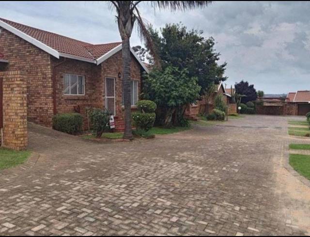 3 BEDROOM APARTMENT FOR SALE IN GROBLERPARK